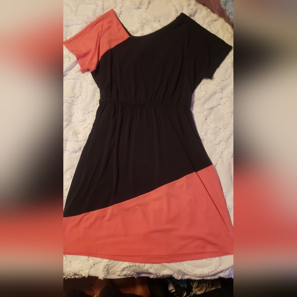 Dress - Picture 2 of 3